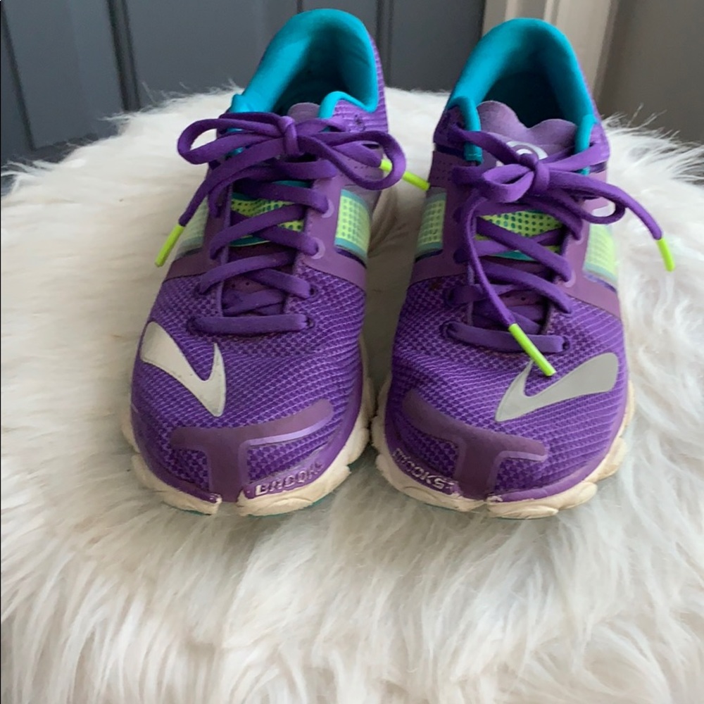 Brooks athletic women shoes
